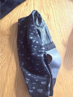 Black Speckled headband lululemon